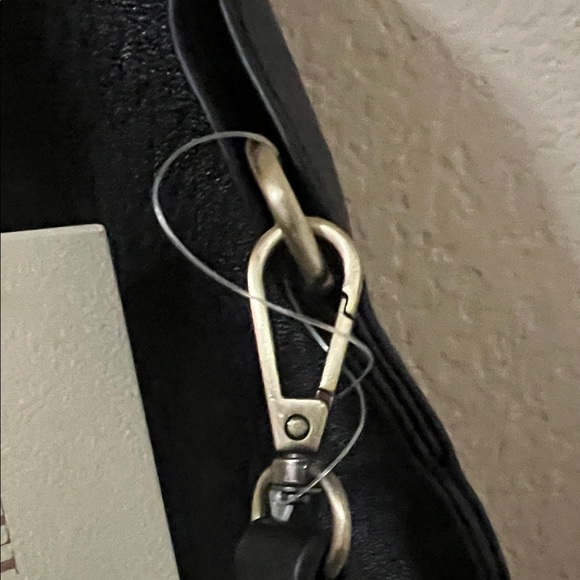 Antik Kraft Sleek Black Shoulder Bag - Picture 5 of 9